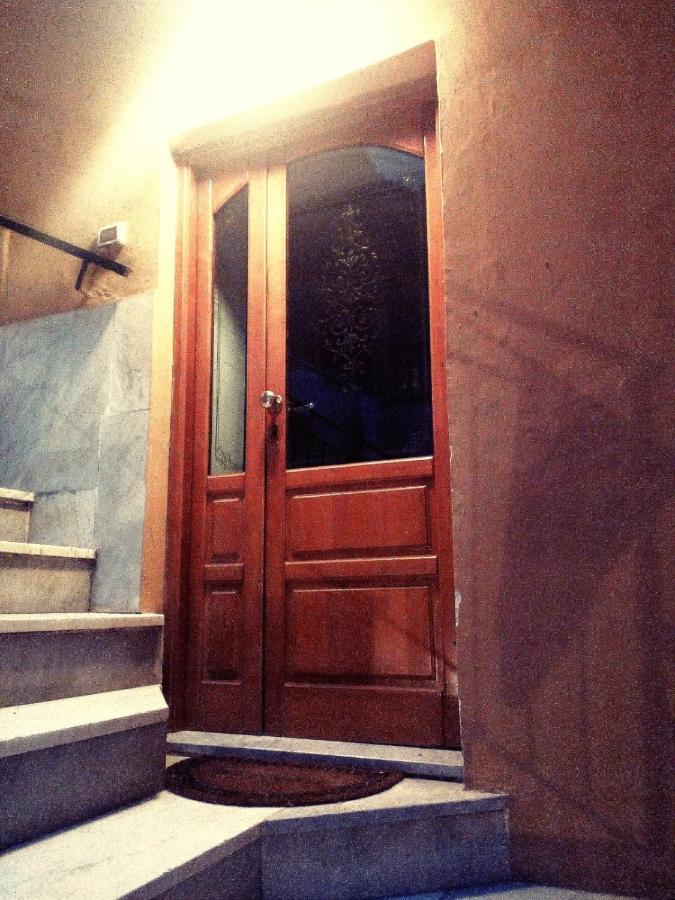 Bed & Breakfast A Capua Adiacente Al Duomo - Il Vicolo Exterior foto